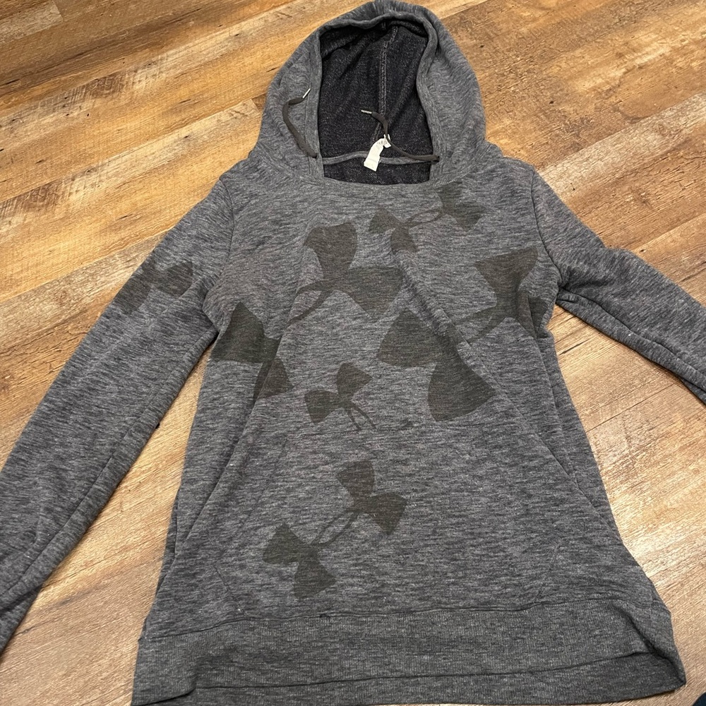Under armour light weight hoodie size medium